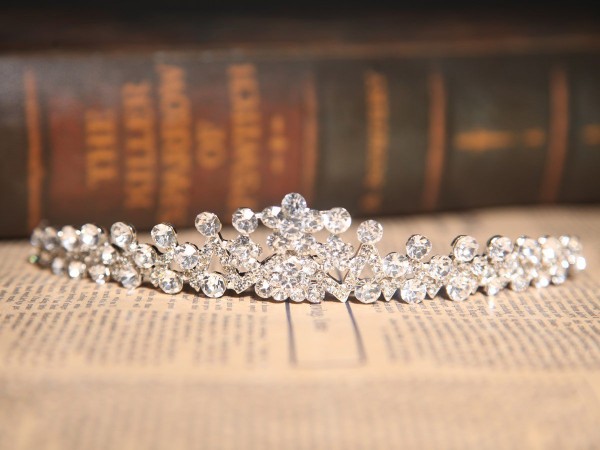 Charming Clear Crystals Wedding Headpieces