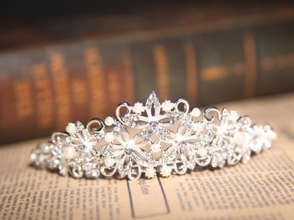 Nice Alloy Clear Crystals Pearls Wedding Headpieces