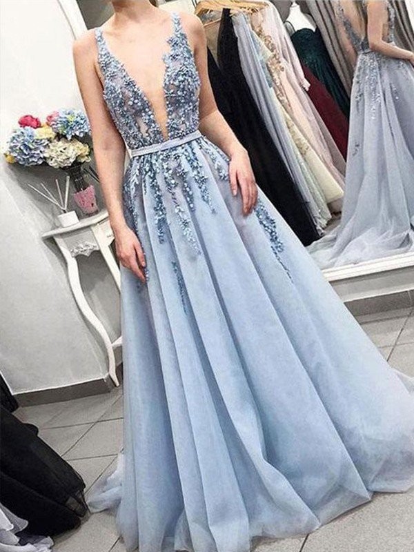 A-Line/Princess V-neck Sleeveless Sweep/Brush Train Applique Tulle Dresses