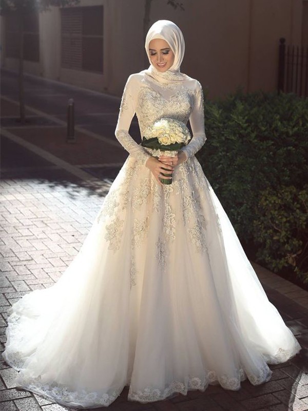 Ball Gown Jewel Long Sleeves Sweep/Brush Train Applique Tulle Wedding Dresses
