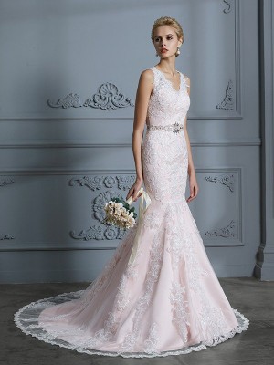 Trumpet/Mermaid V-neck Sleeveless Applique Tulle Court Train Wedding Dresses