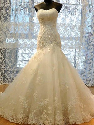 Trumpet/Mermaid Sweetheart Tulle Applique Sleeveless Court Train Wedding Dresses