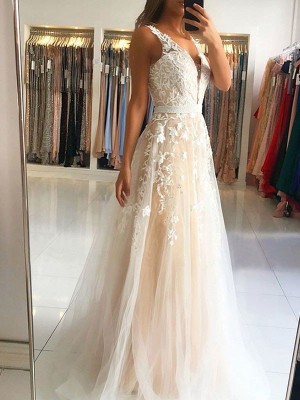 A-Line/Princess V-neck Sleeveless Sweep/Brush Train Applique Tulle Dresses