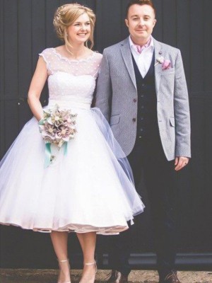 Ball Gown Jewel Sleeveless Knee-Length Ruffles Tulle Wedding Dresses