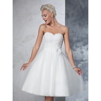 A-Line/Princess Sweetheart Hand-made Flower Sleeveless Short Net Wedding Dresses