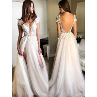 A-Line/Princess Short Sleeves V-neck Sweep/Brush Train Applique Tulle Dresses